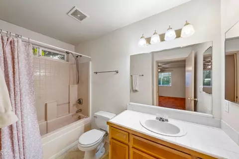 Bath - Undisclosed, Eagle Point, OR 97524 photo 1 of 1