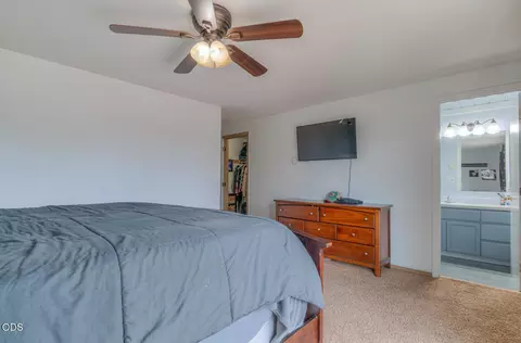 Bedroom - 25430 Elk Ln, Bend, OR 97701 photo 2 of 5