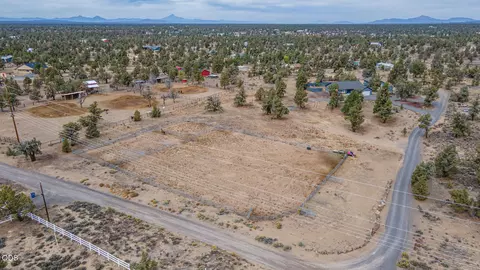 View/Area - 25430 Elk Ln, Bend, OR 97701 photo 2 of 8