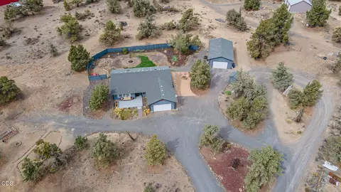 View/Area - 25430 Elk Ln, Bend, OR 97701 photo 8 of 8