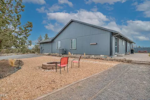 Exterior - 25430 Elk Ln, Bend, OR 97701 photo 6 of 7