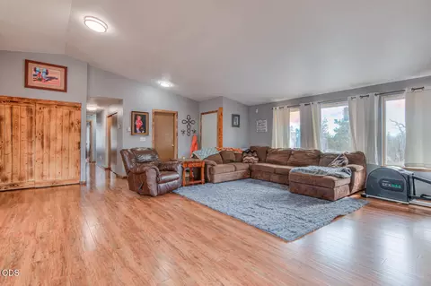 Living - 25430 Elk Ln, Bend, OR 97701 photo 3 of 3