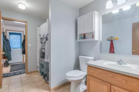 Bath - 25430 Elk Ln, Bend, OR 97701 photo 1 of 2