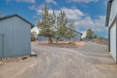 Exterior - 25430 Elk Ln, Bend, OR 97701 photo 7 of 7