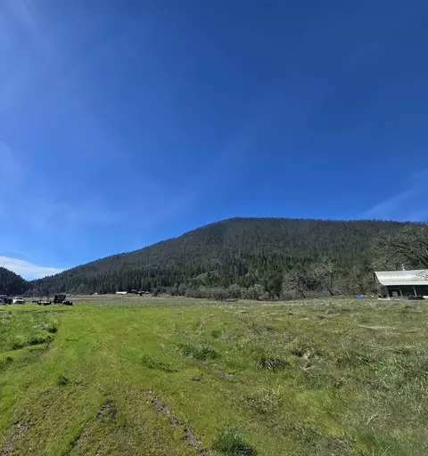 147 Warren Rd #1, Selma, OR 97538