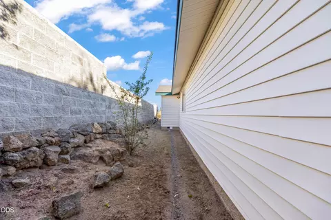 Exterior - 2337 NE Buckwheat Ct, Bend, OR 97701 photo 2 of 5