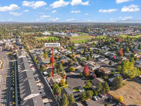 View/Area - 2337 NE Buckwheat Ct, Bend, OR 97701 photo 4 of 5