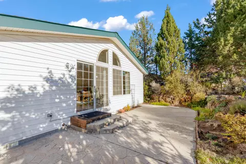 Exterior - 2337 NE Buckwheat Ct, Bend, OR 97701 photo 1 of 5