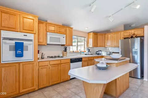 Kitchen - 2337 NE Buckwheat Ct, Bend, OR 97701 photo 1 of 4