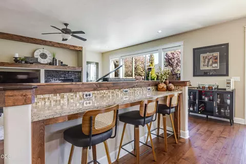 Kitchen - 61144 Manhae Ln, Bend, OR 97702 photo 5 of 6