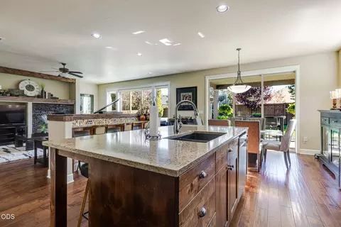 Kitchen - 61144 Manhae Ln, Bend, OR 97702 photo 2 of 6