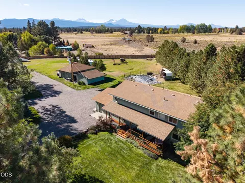 View/Area - 19210 Pinehurst Rd, Bend, OR 97703 photo 2 of 2