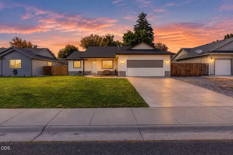 3262 Hammer St, Klamath Falls, OR 97603
