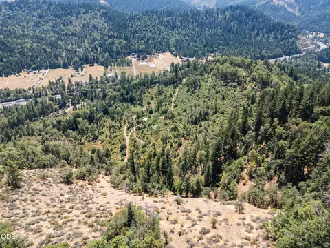 warner road, Wolf Creek, OR 97497