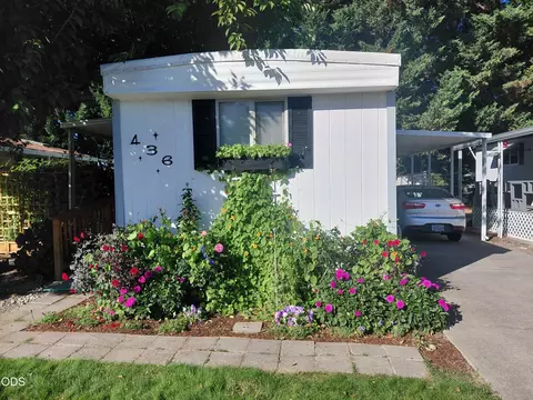 436 Ashwood Dr, Grants Pass, OR 97526