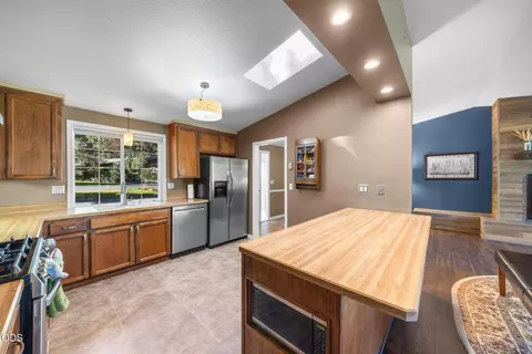 Kitchen - 20466 Mainline Rd, Bend, OR 97702 photo 1 of 2