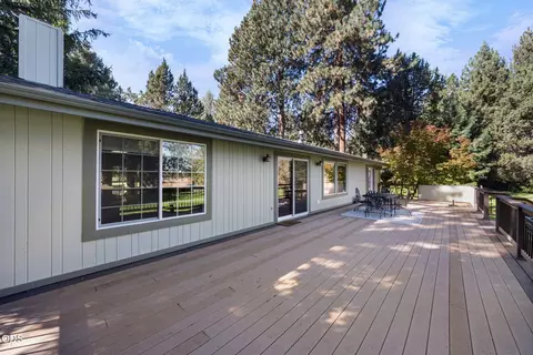 Exterior - 20466 Mainline Rd, Bend, OR 97702 photo 6 of 12