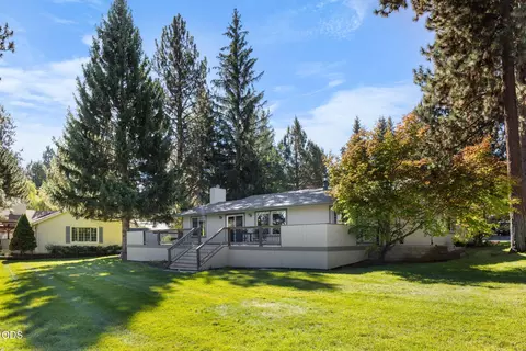 Exterior - 20466 Mainline Rd, Bend, OR 97702 photo 3 of 12