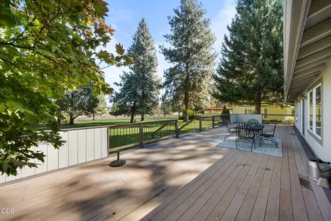 Exterior - 20466 Mainline Rd, Bend, OR 97702 photo 4 of 12