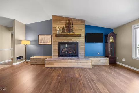 Living - 20466 Mainline Rd, Bend, OR 97702 photo 1 of 5