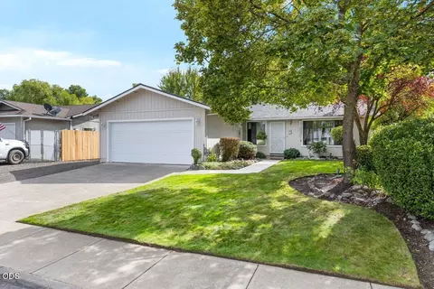 1954 Page St, Medford, OR 97504