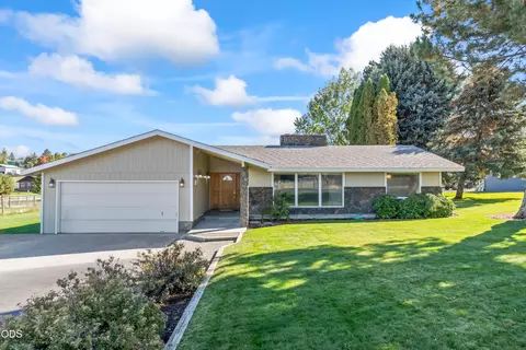 965 NE Brown Dr, Madras, OR 97741