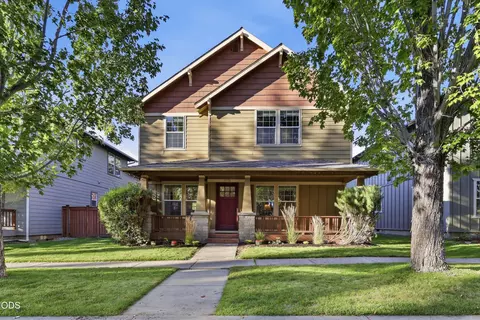 21332 Oakview Dr, Bend, OR 97701