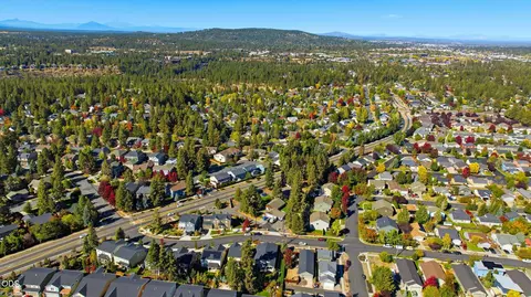 View/Area - 19995 Badger Rd, Bend, OR 97702 photo 2 of 2