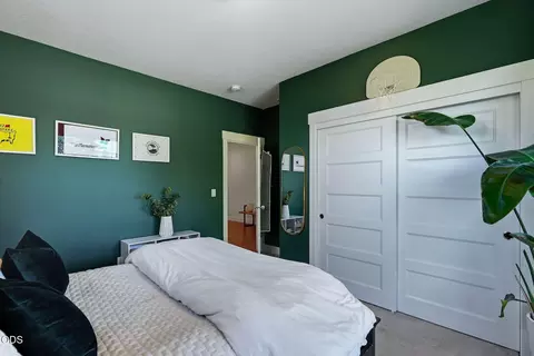 Bedroom - 19995 Badger Rd, Bend, OR 97702 photo 2 of 5