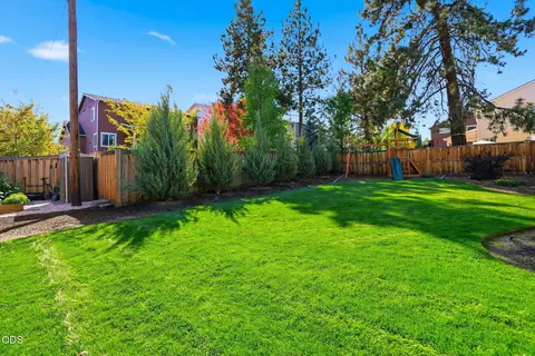 Exterior - 19995 Badger Rd, Bend, OR 97702 photo 6 of 12