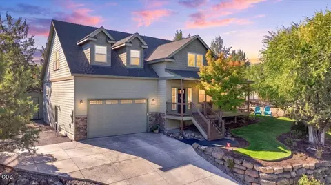 3750 SW Crest Ct, Redmond, OR 97756