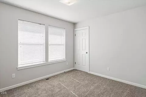 Bedroom - 21328 Oakview Dr, Bend, OR 97701 photo 3 of 6