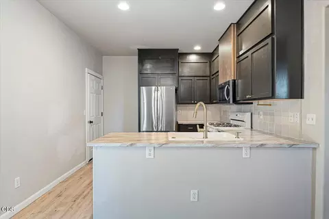 Kitchen - 21328 Oakview Dr, Bend, OR 97701 photo 2 of 4