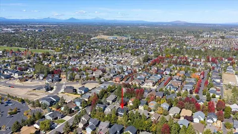 View/Area - 21328 Oakview Dr, Bend, OR 97701 photo 4 of 4