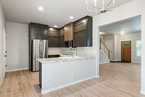 Kitchen - 21328 Oakview Dr, Bend, OR 97701 photo 1 of 4