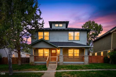 Exterior - 21328 Oakview Dr, Bend, OR 97701 photo 4 of 5
