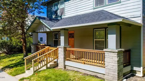 Exterior - 21328 Oakview Dr, Bend, OR 97701 photo 5 of 5
