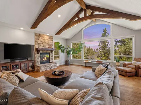 1804 NW Remarkable Dr, Bend, OR 97703