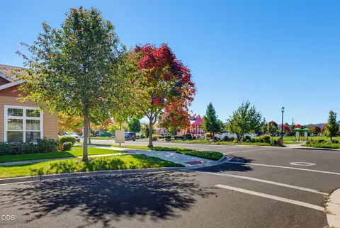 Other - 421 Stone Pointe Dr, Central Point, OR 97502 photo 10 of 13