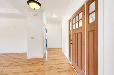 Entry Way - 421 Stone Pointe Dr, Central Point, OR 97502 photo 2 of 2