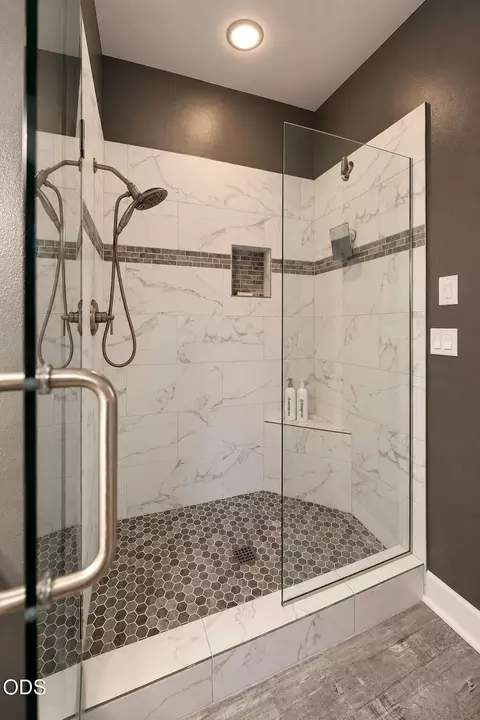 Bath - 1892 NE Maker Way, Bend, OR 97701 photo 3 of 5