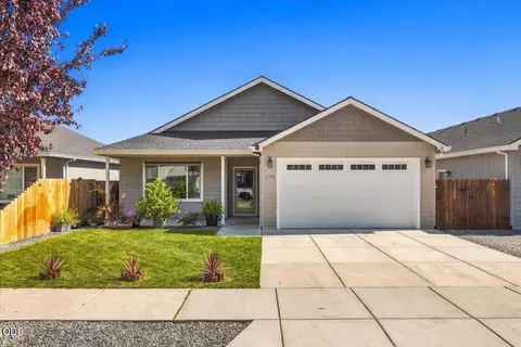 1791 Lillian St, Medford, OR 97501