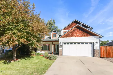 5207 Villa Dr, Klamath Falls, OR 97603