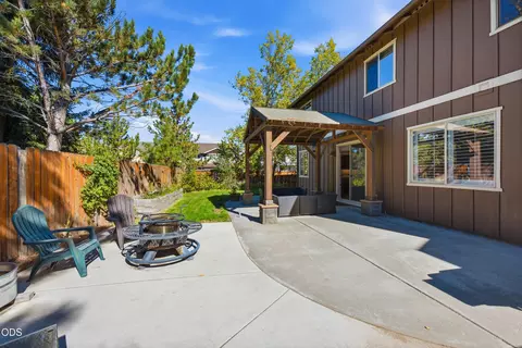 Exterior - 61729 Daly Estates Dr, Bend, OR 97702 photo 3 of 4