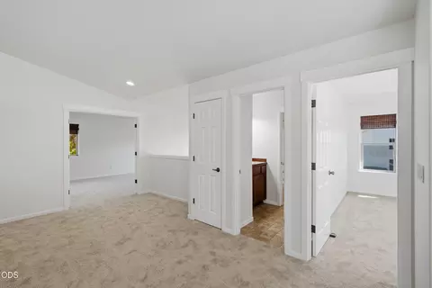 Entry Way - 61729 Daly Estates Dr, Bend, OR 97702 photo 7 of 9