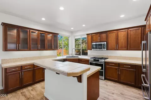 Kitchen - 61729 Daly Estates Dr, Bend, OR 97702 photo 3 of 7
