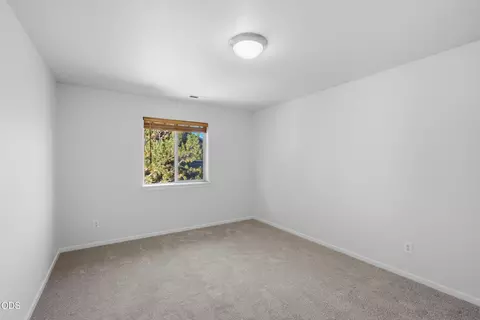 Bedroom - 61729 Daly Estates Dr, Bend, OR 97702 photo 3 of 10