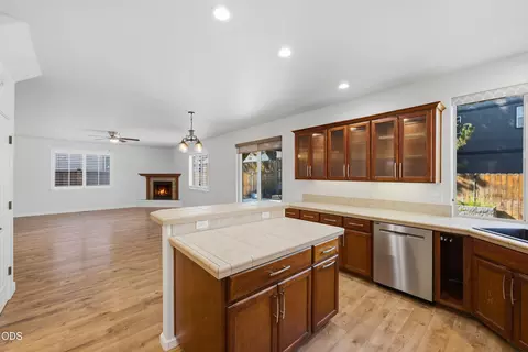 Kitchen - 61729 Daly Estates Dr, Bend, OR 97702 photo 4 of 7