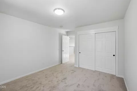 Bedroom - 61729 Daly Estates Dr, Bend, OR 97702 photo 2 of 10