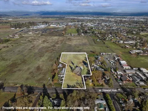 2554 W Stewart Ave, Medford, OR 97501